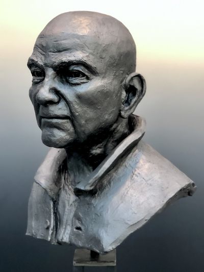 saul_graphite_on_stand_lifesize_bob_clyatt_sculpture