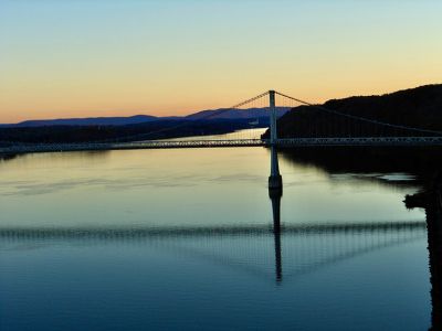 ilene_schwartz-montesinos_reflections_on_the_hudson