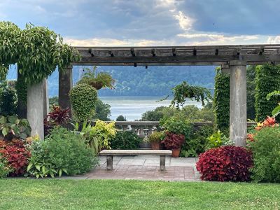 manthos_reflectionsonthe_hudson_img_5425